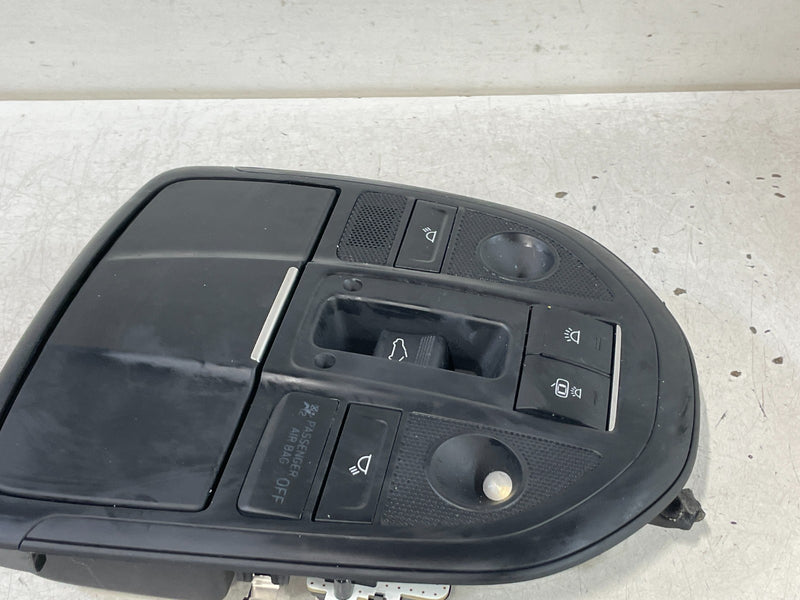 Load image into Gallery viewer, 2019-2024 GENESIS G70 ROOF OVERHEAD CONSOLE DOME READING LIGHT W/ SWITCH #101015
