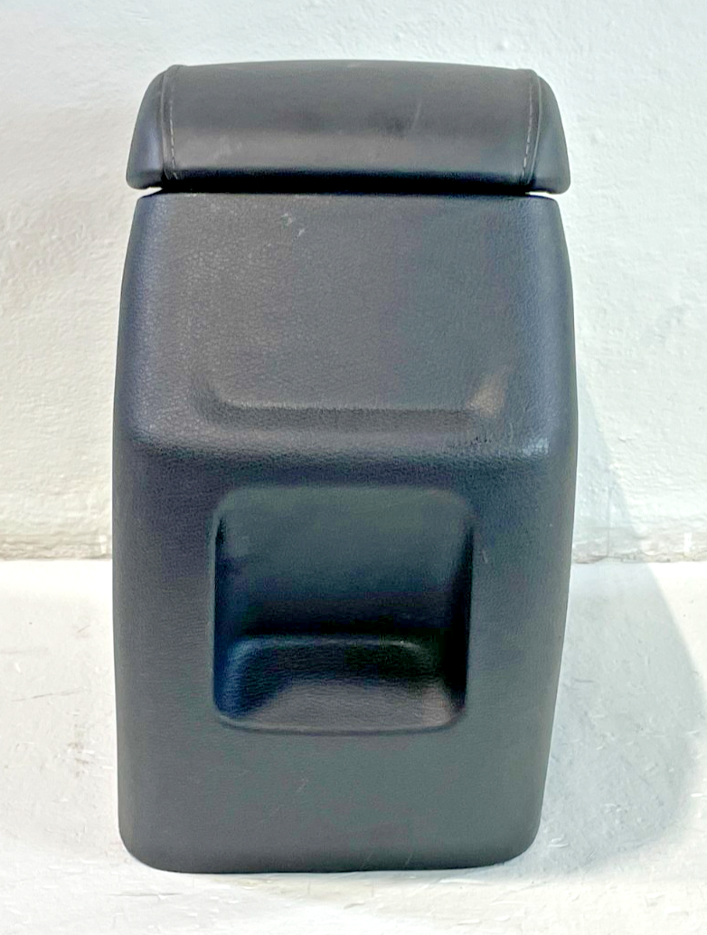 Load image into Gallery viewer, 20-22 HYUNDAI SONATA CENTER CONSOLE STORAGE COMPARTMENT BOX W/ ARMREST # 102105

