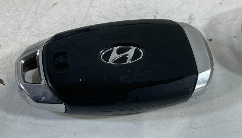 Load image into Gallery viewer, 2020 HYUNDAI PALISADE ENGINE &amp; BODY CONTROL MODULE ECM BCM W/ KEY FOB #100843
