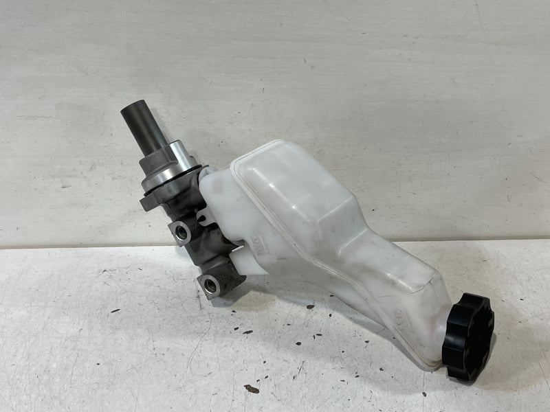 Load image into Gallery viewer, 2020-2025 HYUNDAI PALISADE BRAKE MASTER CYLINDER RESERVOIR BOOSTER TANK # 100255
