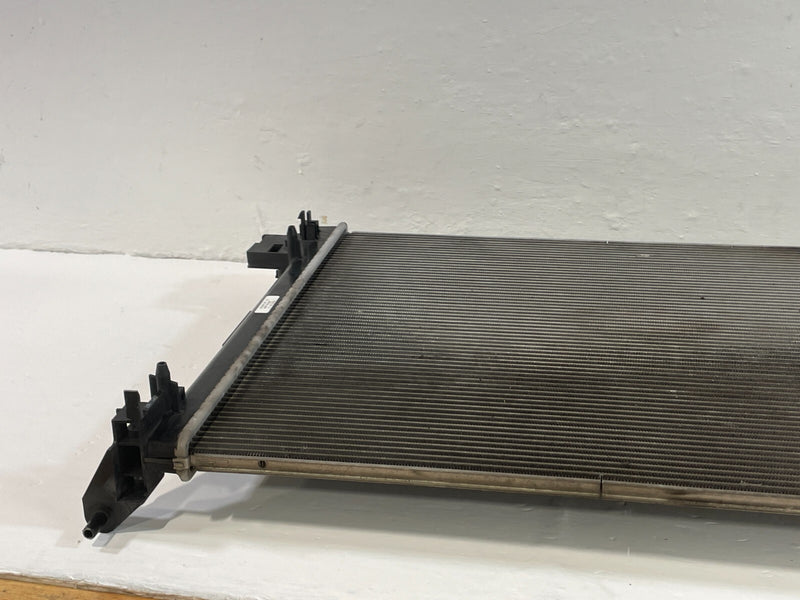 Load image into Gallery viewer, 2017 - 2022 NISSAN ROGUE SPORT RADIATOR ASSEMBLY AUTO TRANSMISSION 2.0L # 91642
