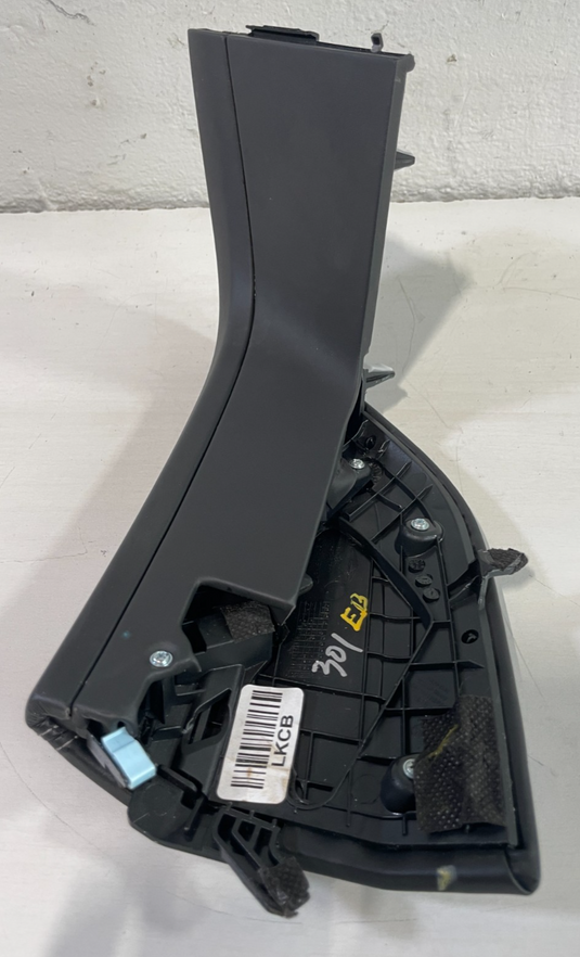 2022-2023 GENESIS G70 FRONT RIGHT CENTRE CONSOLE SIDE TRIM PANEL COVER