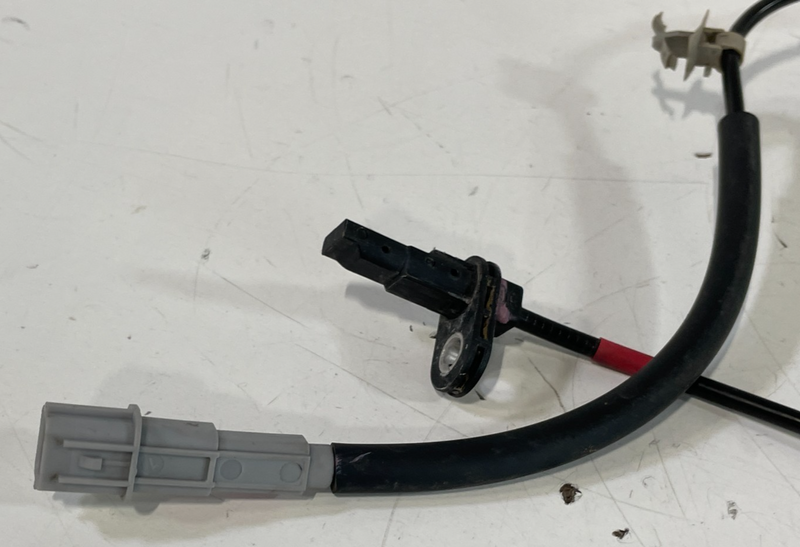 Load image into Gallery viewer, 2019-2020 HYUNDAI SANTA FE FRONT RIGHT SIDE ABS WHEEL SPEED SENSOR WIRE # 102893
