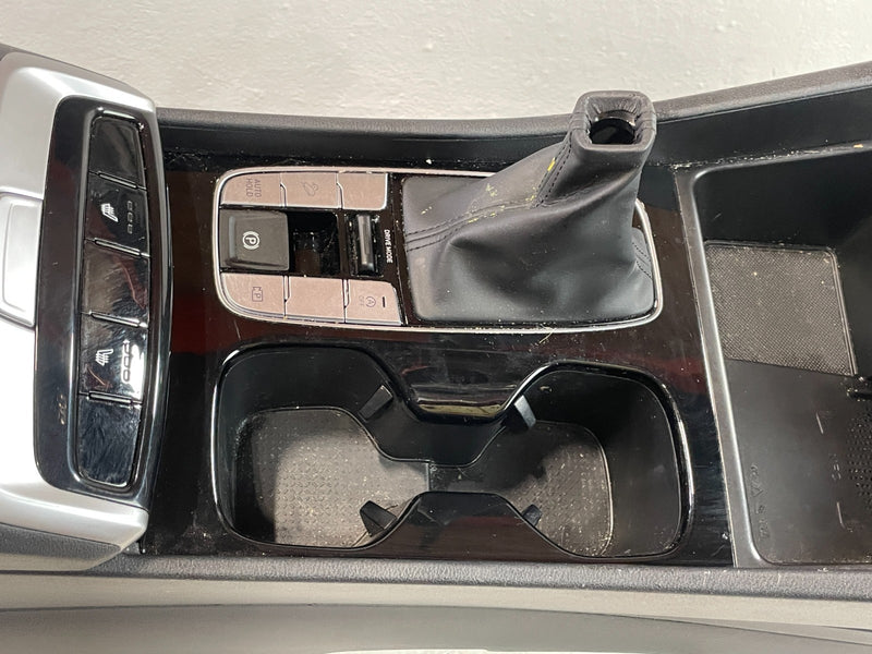 Load image into Gallery viewer, 22-24 HYUNDAI TUCSON SEL CENTER CONSOLE STORAGE COMPARTMENT ASSEMBLY # 103285

