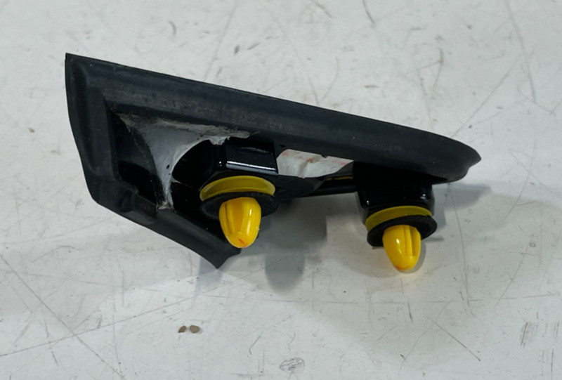 Load image into Gallery viewer, 19-23 HYUNDAI SANTA FE FRONT LEFT DRIVER FENDER UPPER CORNER MOLDING # 102885

