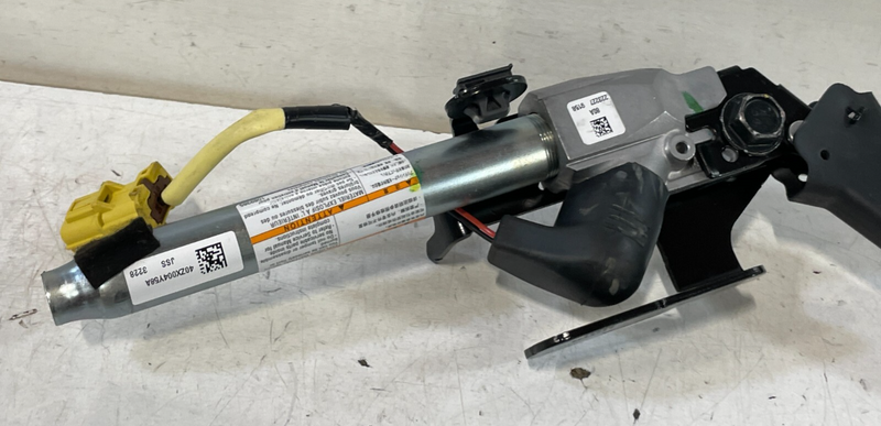Load image into Gallery viewer, 2023-2025 HONDA HR-V FRONT RIGHT SIDE SEAT BELT RETRACTOR W/ TENSIONER # 98944
