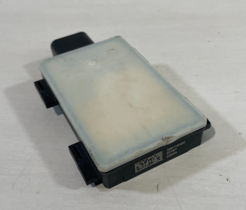 Load image into Gallery viewer, 2021 - 2024 HYUNDAI PALISADE REAR LEFT BLIND SPOT RADAR MODULE SENSOR # 105115

