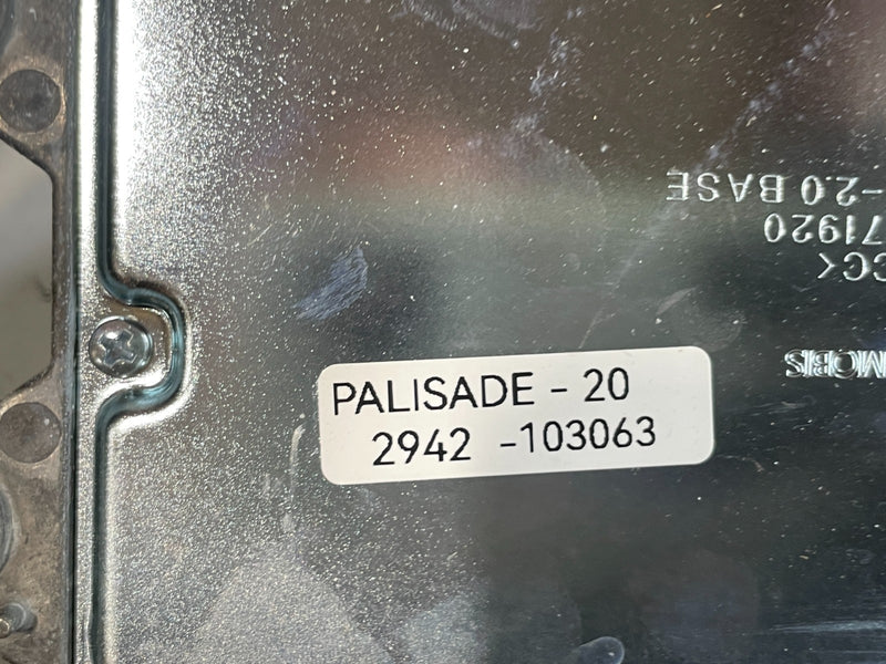 Load image into Gallery viewer, 2020-2022 HYUNDAI DRIVER ASSIST SURROUND VIEW CAMERA CONTROL MODULE # 103063
