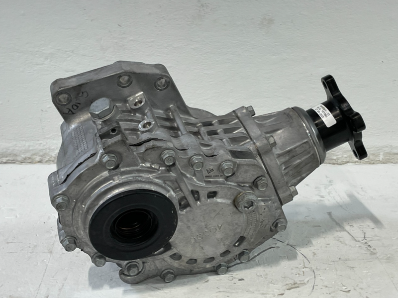 Load image into Gallery viewer, 21-25 HYUNDAI SANTA FE TUCSON AUTOMATIC TRANSMISSION TRANSFER CASE 2.5L # 101985
