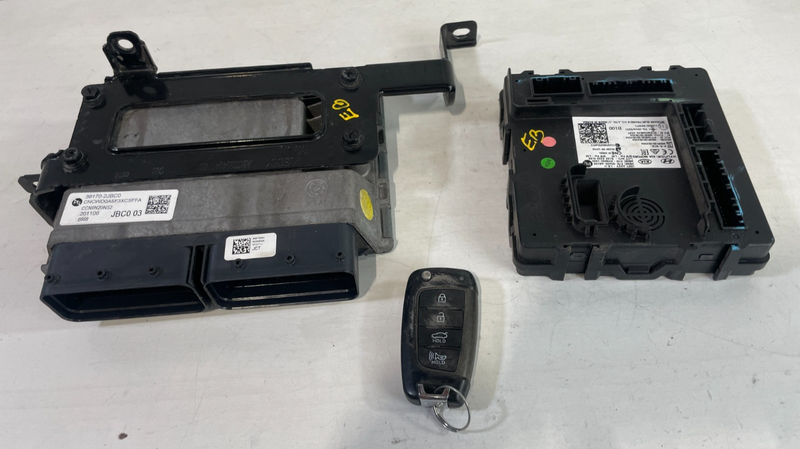 Load image into Gallery viewer, 2021-2023 HYUNDAI ELANTRA ENGINE &amp; BODY CONTROL MODULE ECM BCM W/KEY FOB #104630

