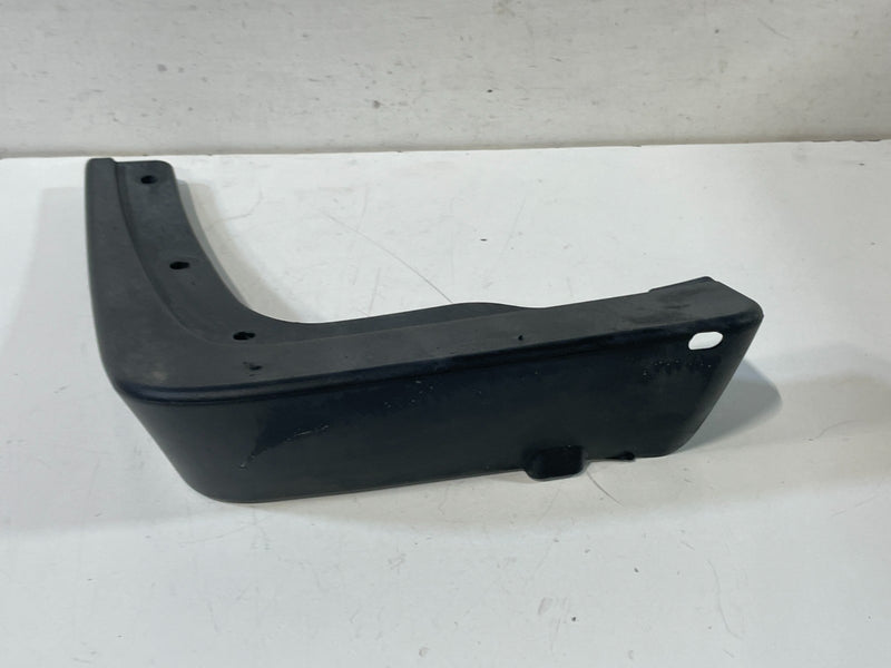 Load image into Gallery viewer, 21-23 HYUNDAI SANTA FE FRONT RIGHT PASSENGER SIDE MUD SPLASH FLAP GUARD # 101888
