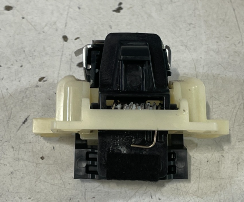 Load image into Gallery viewer, 23-25 HONDA HR-V CENTER CONSOLE ARMREST LID COVER LATCH LOCK 834173W0A01 #100691
