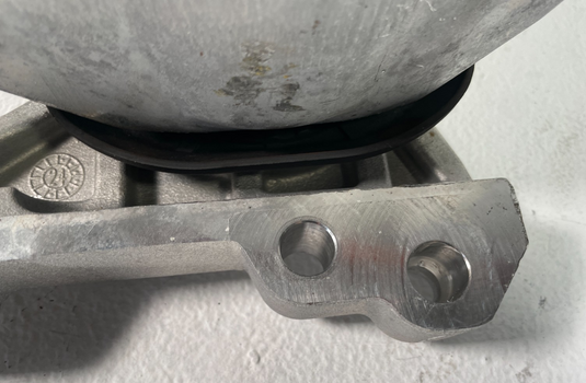2025 HYUNDAI TUCSON FRONT RIGHT PASSENGER SIDE ENGINE MOUNT BRACKET