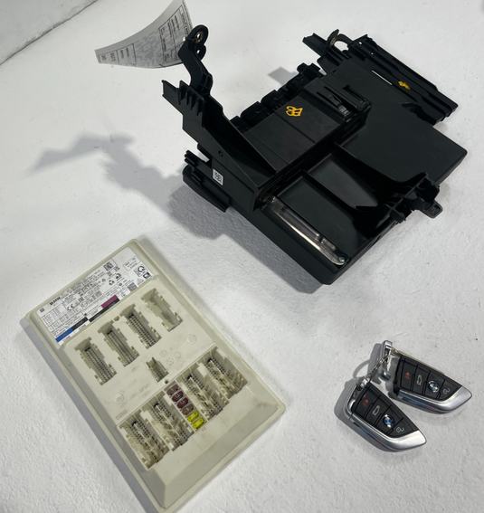 2021 - 2025 BMW G82 M4 M3 M2 X3 ENGINE & BODY CONTROL MODULE W/ KEY FOB