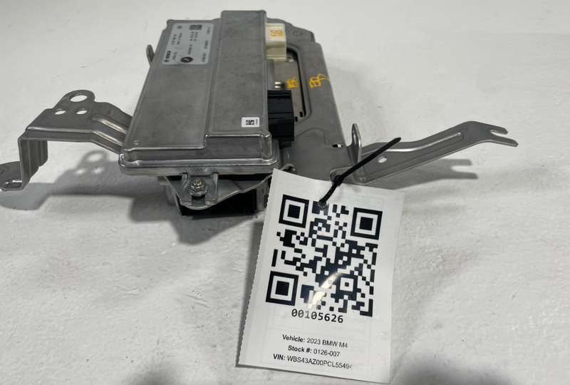 Load image into Gallery viewer, 20-25 BMW G82 M4 M440i X4 SURROUND VIEW CAMERA CONTROL MODULE W/ BRACKET #105626
