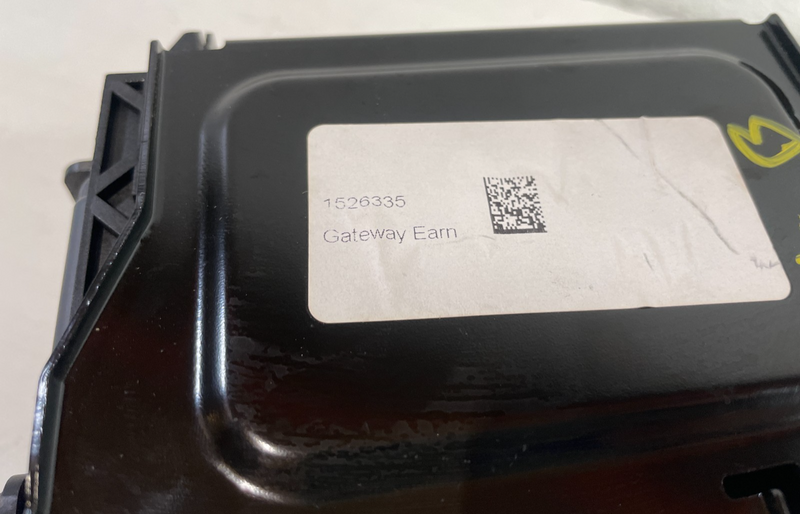 Load image into Gallery viewer, 2020 CADILLAC CT5 DATA GATEWAY COMPUTER CONTROL MODULE UNIT W/ BRACKET # 104952
