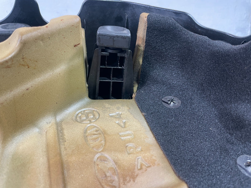 Load image into Gallery viewer, 2019 - 2023 GENESIS G70 ENGINE MOTOR APPEARANCE TOP COVER PANEL 2.0L # 105368

