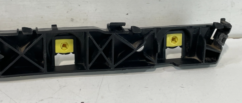 Load image into Gallery viewer, 2019-2020 HYUNDAI SANTA FE REAR BUMPER RIGHT SIDE UPPER SUPPORT BRACKET # 102900
