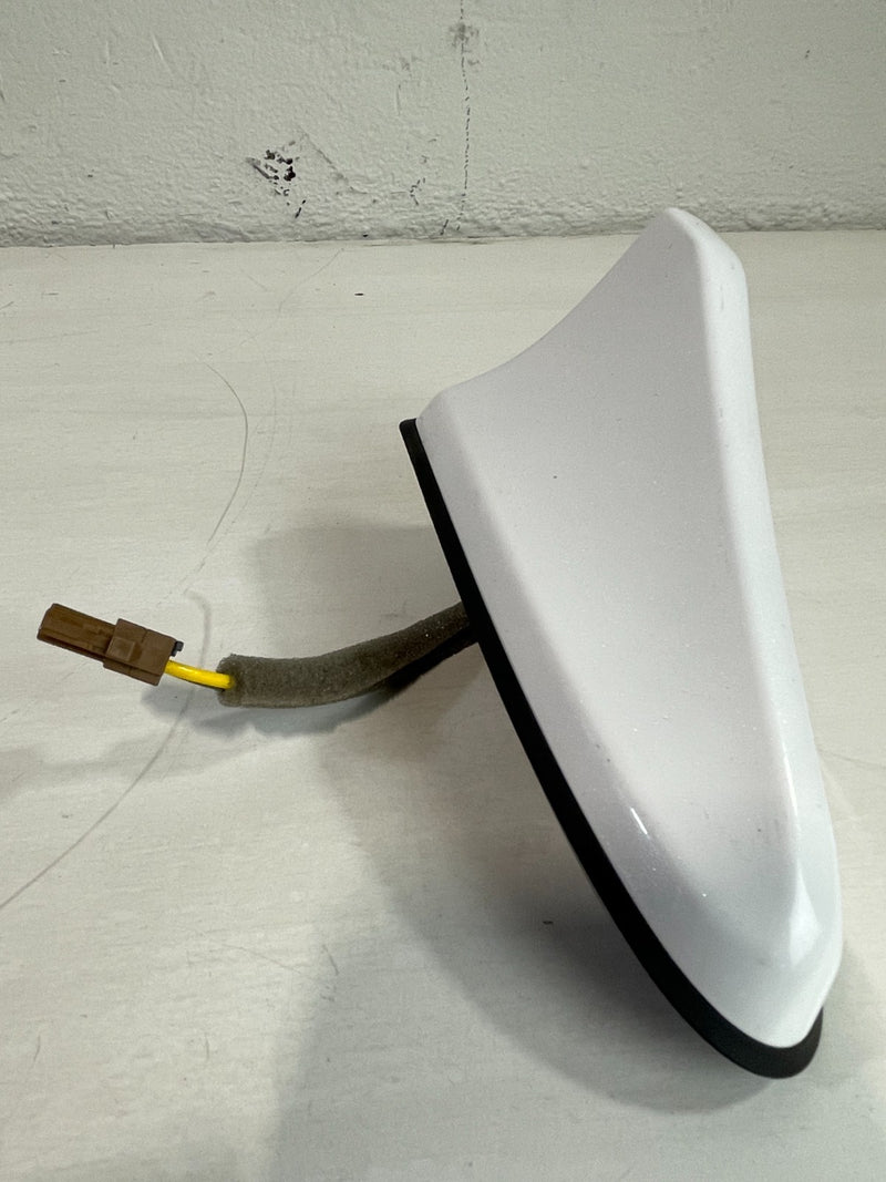 Load image into Gallery viewer, 2022-2023 GENESIS G70 ROOF UPPER EXTERIOR SHARK FIN ANTENNA WHITE (UYH) # 104293
