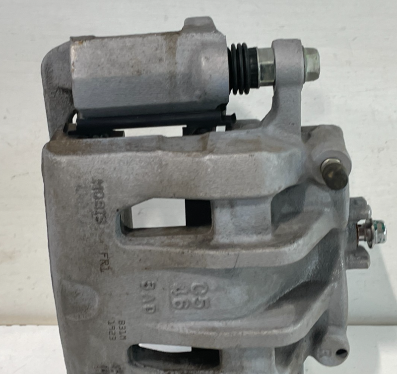 Load image into Gallery viewer, 2020-2025 HYUNDAI PALISADE FRONT RIGHT PASSENGER SIDE BRAKE CALIPER 3.8L #104111
