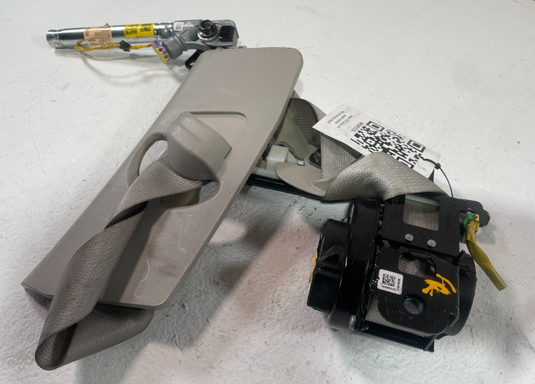 19-21 GENESIS G70 FRONT RIGHT SIDE SEAT BELT RETRACTOR W/ TENSIONER