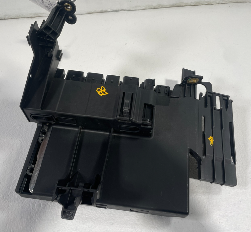 Load image into Gallery viewer, 2021 - 2025 BMW G82 M4 M3 M2 X3 ENGINE &amp; BODY CONTROL MODULE W/ KEY FOB # 105647
