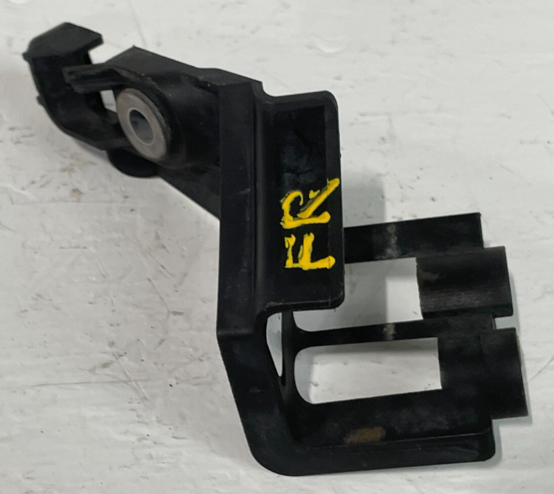 Load image into Gallery viewer, 2017-2019 INFINITI QX30 AWD FRONT RIGHT ABS WHEEL SPEED SENSOR BRACKET # 88098
