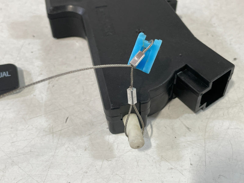 Load image into Gallery viewer, 2018-2023 KIA STINGER FUEL FILLER DOOR LID LOCK LATCH ACTUATOR ASSEMBLY # 99657
