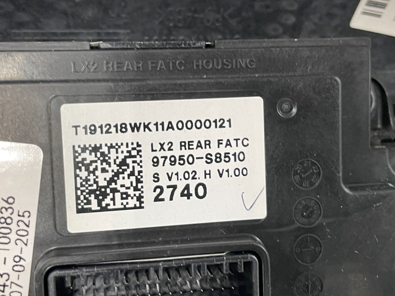 Load image into Gallery viewer, 20-22 HYUNDAI PALISADE REAR A/C HEATER TEMP CLIMATE CONTROL SWITCH PANEL #100836
