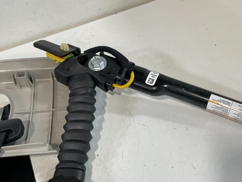 Load image into Gallery viewer, 2022-2026 HONDA CIVIC FRONT RIGHT SIDE SEAT BELT RETRACTOR W/ TENSIONER # 102440
