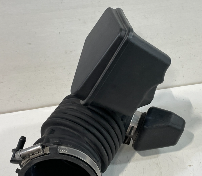 Load image into Gallery viewer, 2020-2025 HYUNDAI PALISADE ENGINE AIR CLEANER INTAKE HOSE TUBE PIPE 3.8L #102348

