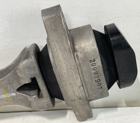HYUNDAI ELANTRA KONA VELOSTER ENGINE MOTOR MOUNT TORQUE ARM ROLL ROD 2.0L
