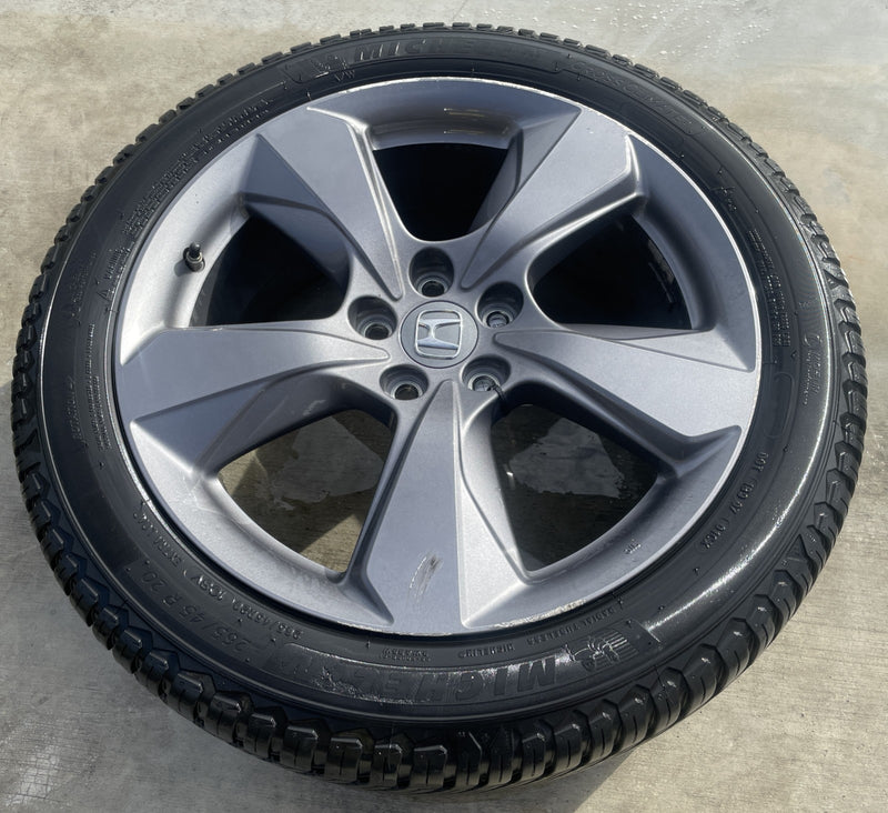 Load image into Gallery viewer, HONDA PASSPORT TOURING 20X8.5J ET55 WHEEL RIM W/ TIRE 3.5L ONLY#1 19-21 # 105294
