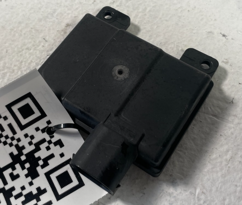 Load image into Gallery viewer, 2025 HYUNDAI TUCSON REAR RIGHT PASSENGER BLIND SPOT RADAR MODULE SENSOR # 105897
