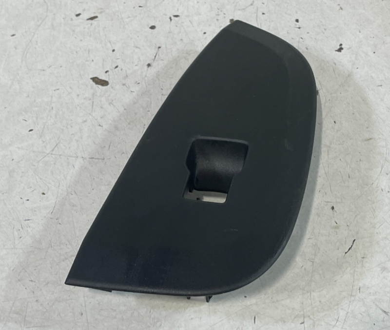 Load image into Gallery viewer, 2023 - 2025 HONDA HR-V REAR LEFT DRIVER SIDE DOOR WINDOW SWITCH BEZEL # 100668
