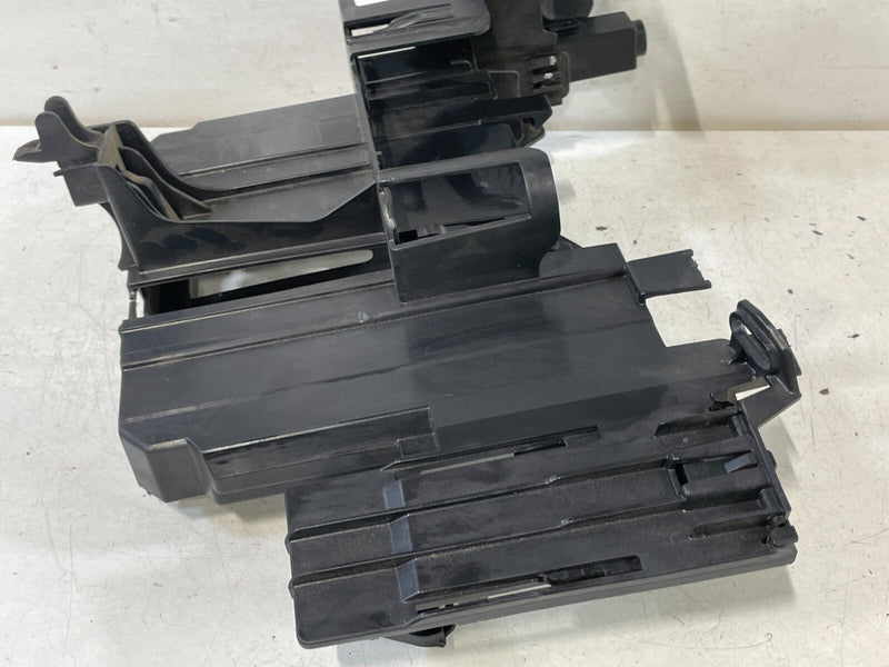 Load image into Gallery viewer, 19-20 BMW 330i 330i xDrive INTEGRATED POWER SUPPLY MODULE HOLDER BRACKET #98425D
