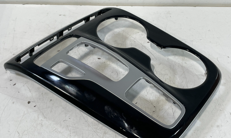 Load image into Gallery viewer, 22-24 HYUNDAI TUCSON CENTER CONSOLE CUP HOLDER GEAR SHIFTER BEZEL 2.5L #103805
