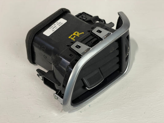 2017-2019 INFINITI QX30 FRONT RIGHT DASH AC A/C AIR VENT 68760-5DF0B OEM