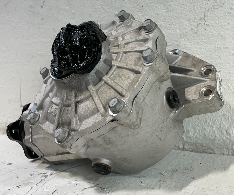 Load image into Gallery viewer, 2019-2023 GENESIS G70 RWD FRONT AXLE DIFFERENTIAL CARRIER 3K MILES 2.0L # 104347
