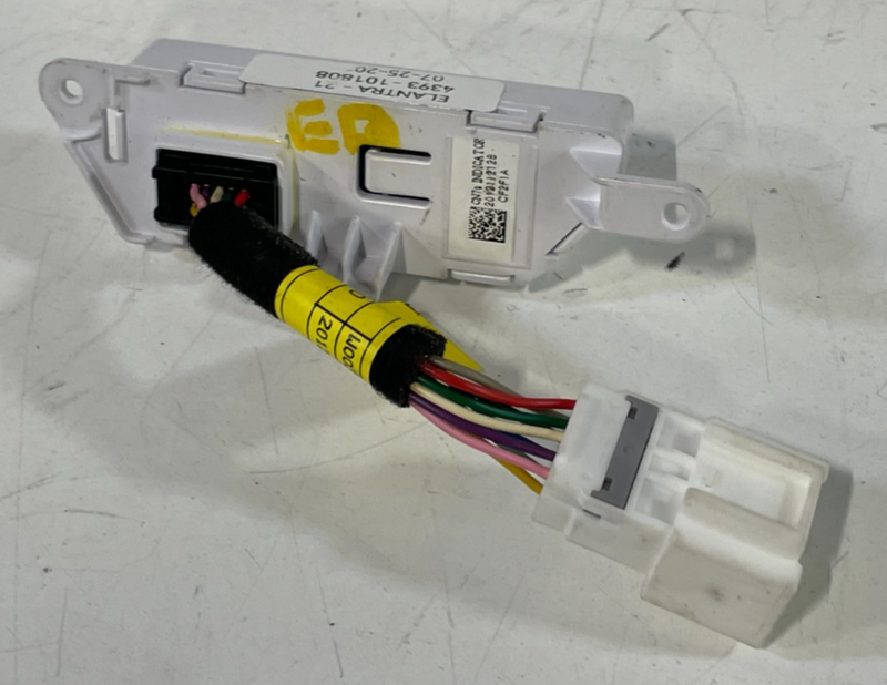 Load image into Gallery viewer, 2021-2023 HYUNDAI ELANTRA TRANSMISSION GEAR SHIFTER INDICATOR W/ WIRE # 101808
