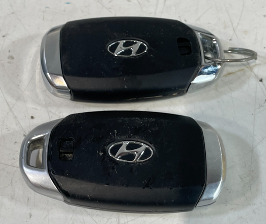 2019-2020 HYUNDAI SANTA FE ENGINE & LIFTGATE CONTROL MODULE W/ KEY FOB