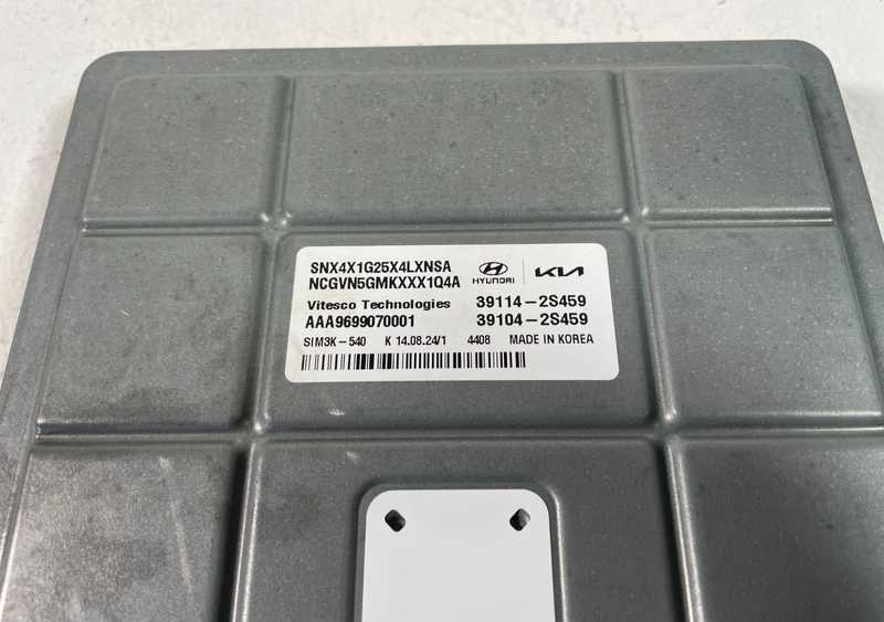 Load image into Gallery viewer, 2025 HYUNDAI TUCSON AWD ENGINE &amp; BODY CONTROL MODULE ECM BCM W/ KEY FOB # 105913
