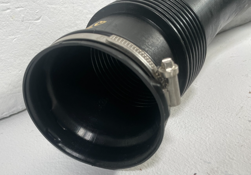 Load image into Gallery viewer, 2021-25 BMW G82 M4 M3 M2 FRONT RIGHT ENGINE AIR INTAKE FILTER HOSE PIPE # 105726
