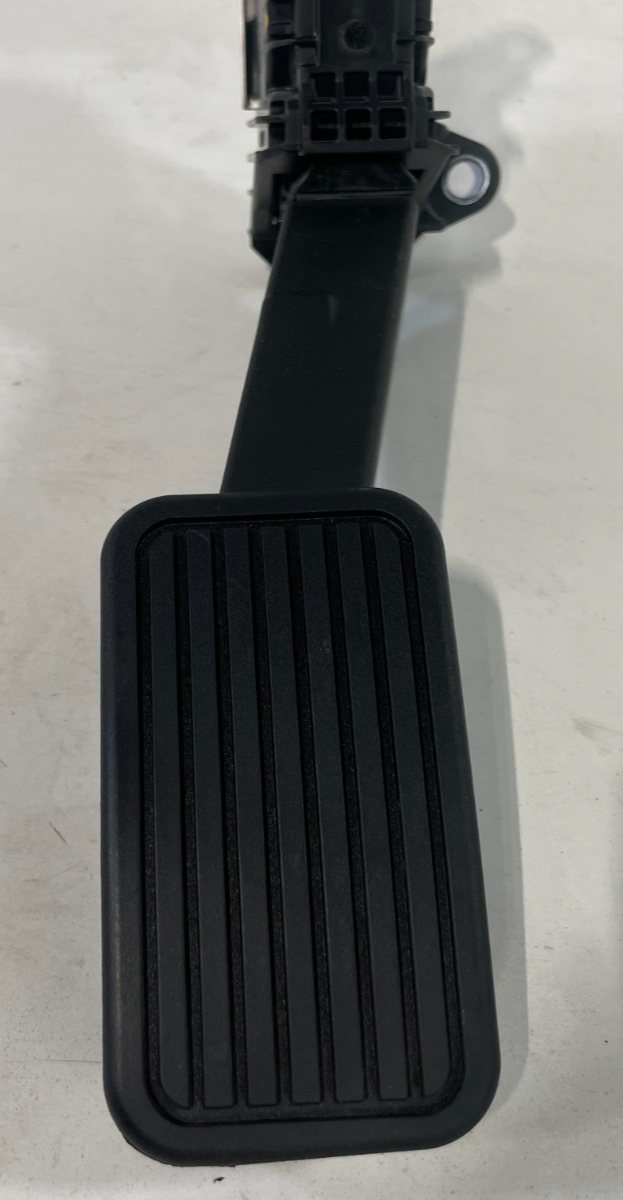 Load image into Gallery viewer, 2019-2025 ACURA RDX GAS ACCELERATOR THROTTLE TRAVEL SENSOR PEDAL 2.0L # 101169
