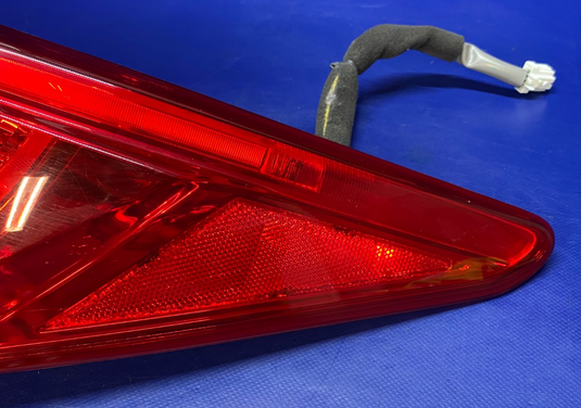 2014-2016 INFINITI Q50 RIGHT SIDE TAIL LIGHT LAMP QUARTER PANEL MOUNTED