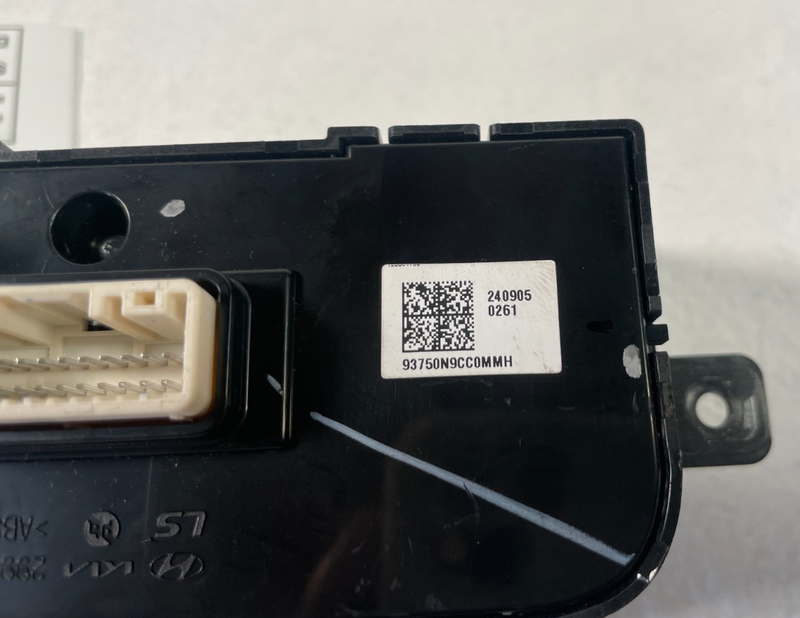 Load image into Gallery viewer, 2025 HYUNDAI TUCSON DASHBOARD TRACTION CONTROL PARK BRAKE SWITCH # 105918

