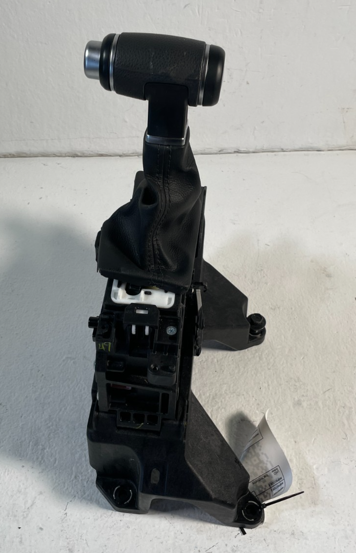 Load image into Gallery viewer, 2023 - 2025 KIA SPORTAGE GEAR SHIFTER FLOOR LEVER KNOB ASSEMBLY 2.5L # 106637
