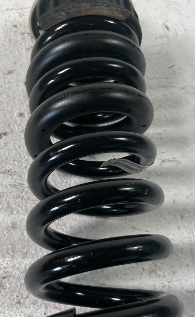 Load image into Gallery viewer, 2021-2025 BMW G82 M4 REAR LEFT OR RIGHT SIDE SUSPENSION COIL SPRING # 105757
