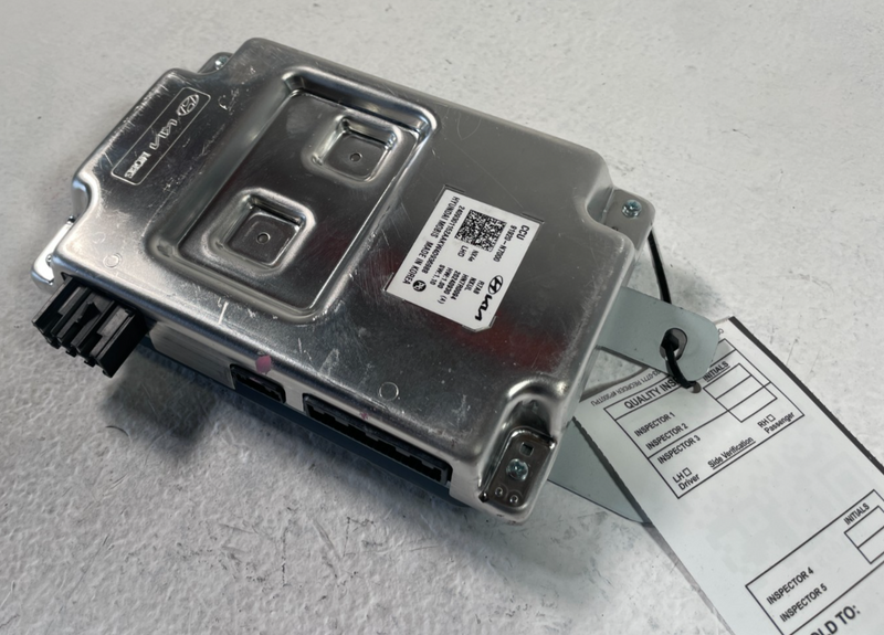 Load image into Gallery viewer, 2025 HYUNDAI TUCSON CCU CENTRAL COMMUNICATION CONTROL MODULE 2.5L # 105917
