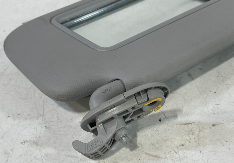 Load image into Gallery viewer, 21-25 HYUNDAI ELANTRA ELANTRA N FRONT RIGHT SIDE SUNVISOR SUN VISOR GRAY # 99290
